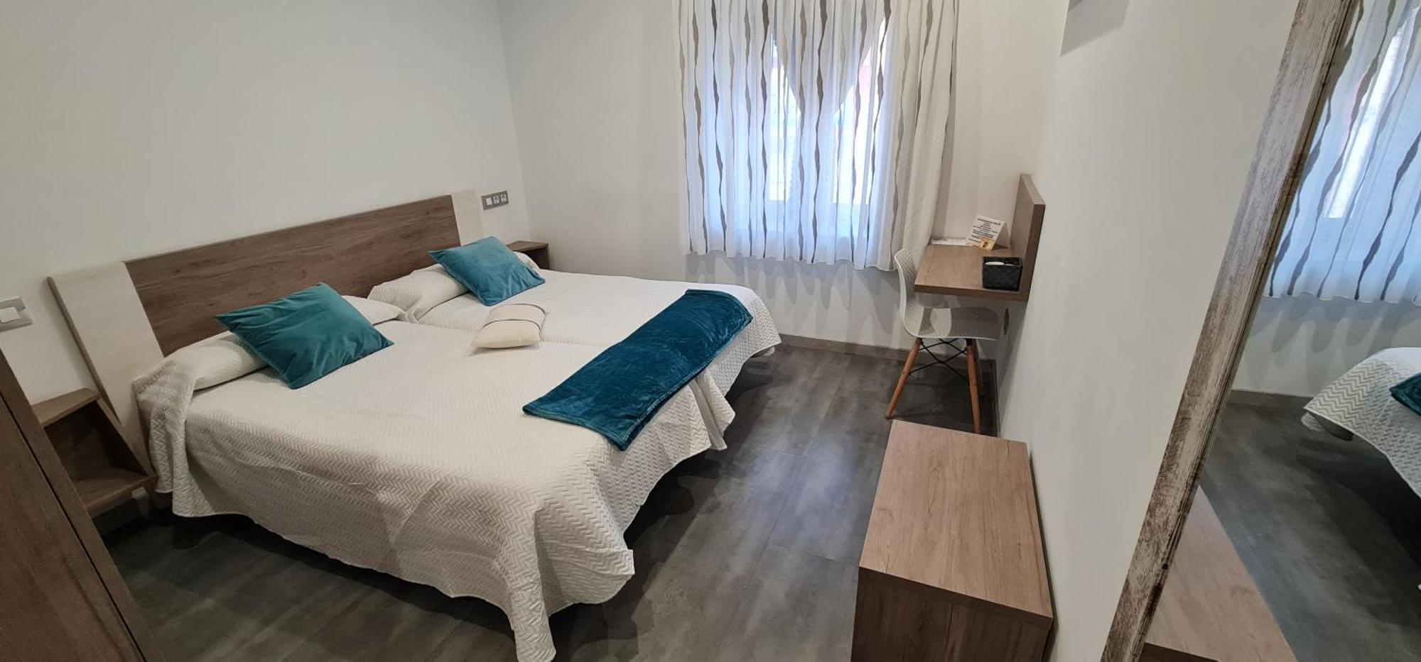 Hostal Oleo Auto Check-In Сантандер Экстерьер фото
